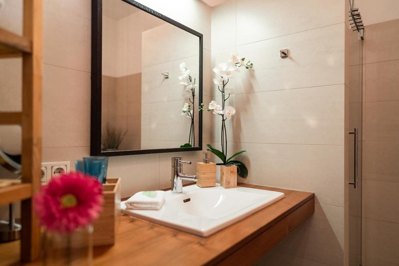 Luxury Downtown Appartement Mit Garage Грац Екстер'єр фото
